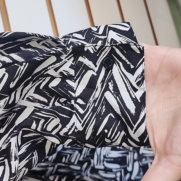 Calvin Klein Blouse - Picture 3 of 9